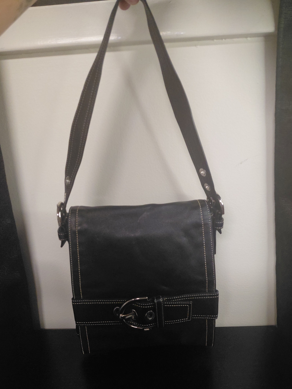 Vintage Coach Black Leather Shoulder Bag with Contrast Stitching